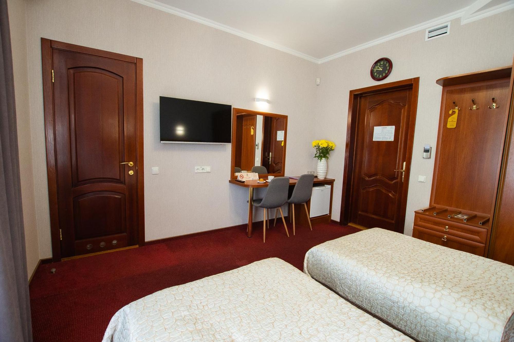 Grand Christer Hotel Kiev Værelse billede